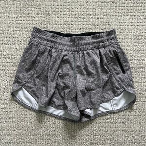 Lululemon | Tracker Short 4” | size 8
